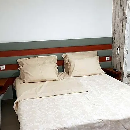 Ola Kala And Hotel Nydri (Lefkada)