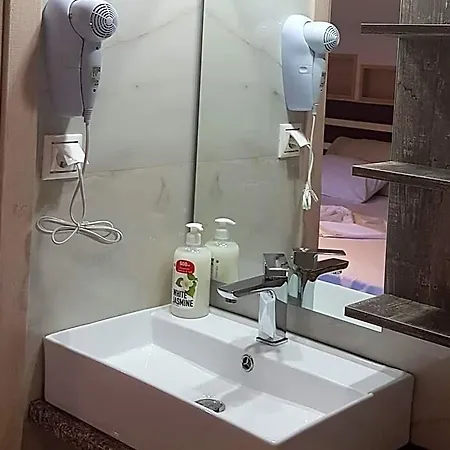 아파트 Ola Kala And *